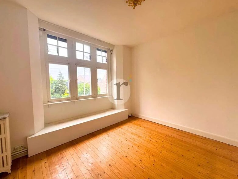 Bureau dans Lambersart à louer - Photo de l’immeuble – Image 2 sur 6