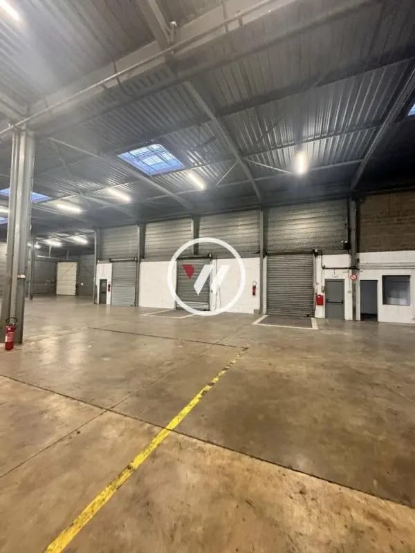 Plus de détails pour Industriel/Logistique à louer