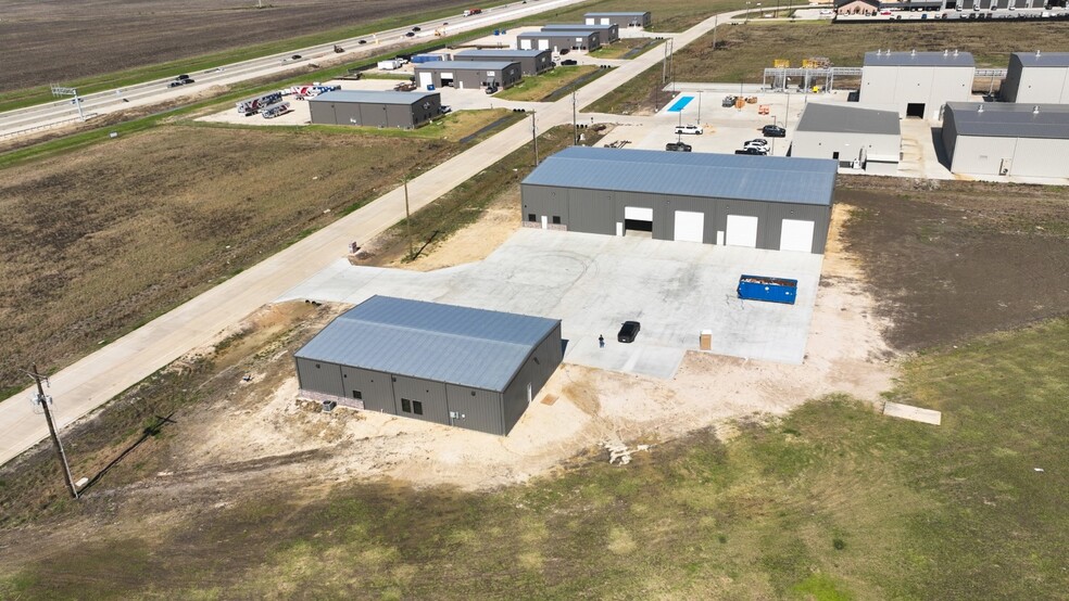 8805 Industrial Parkway, Beaumont, TX à louer - Aérien – Image 2 sur 24