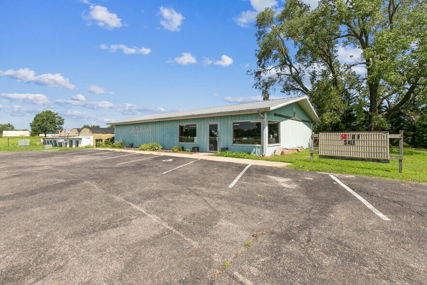 836 E Kansas Ave, Arkansas City, KS à vendre - Photo de l’immeuble – Image 2 sur 42