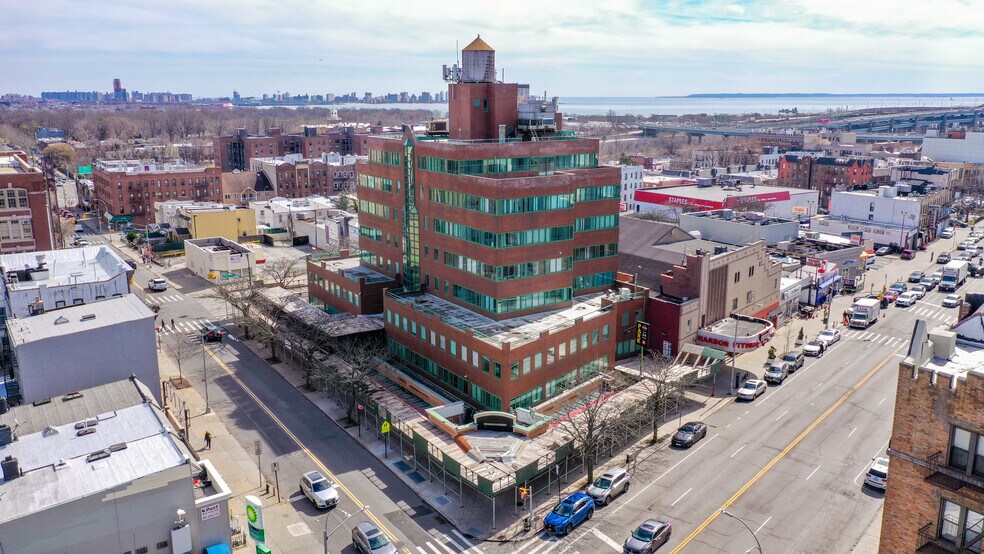9201 4th Ave, Brooklyn, NY à vendre - Photo de l’immeuble – Image 1 sur 3