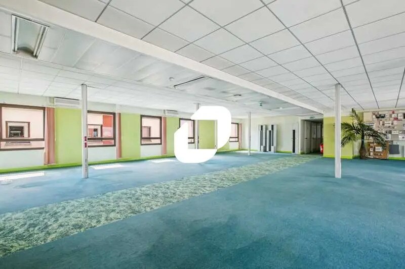 Bureau dans Montmorency à louer - Photo de l’immeuble – Image 2 sur 12