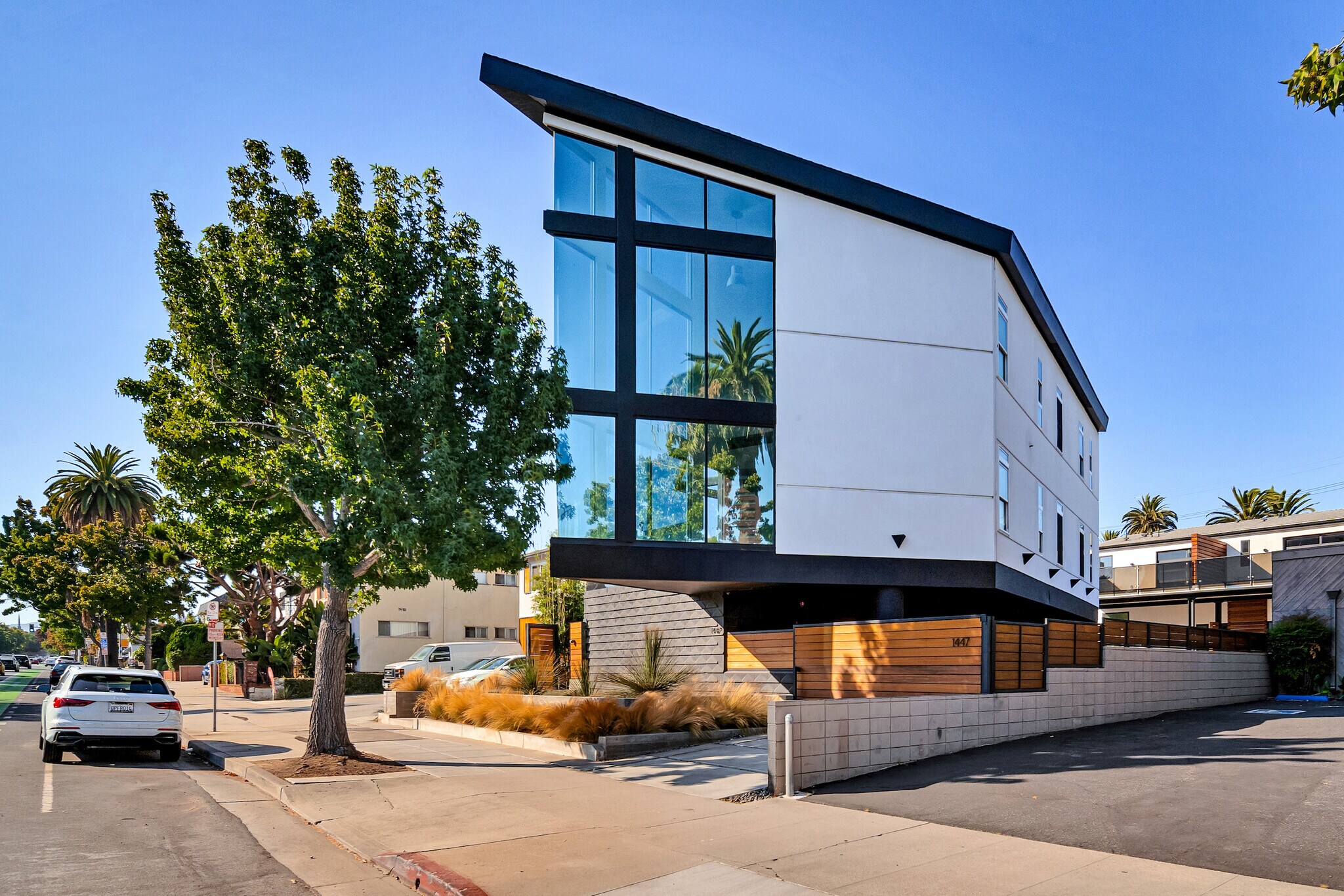 1447 11th St, Santa Monica, CA à louer Photo de l’immeuble– Image 1 sur 14