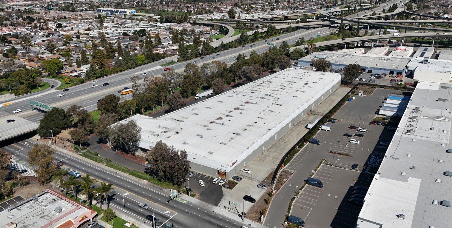 930-950 McLaughlin Ave, San Jose, CA à louer Photo principale– Image 1 sur 9