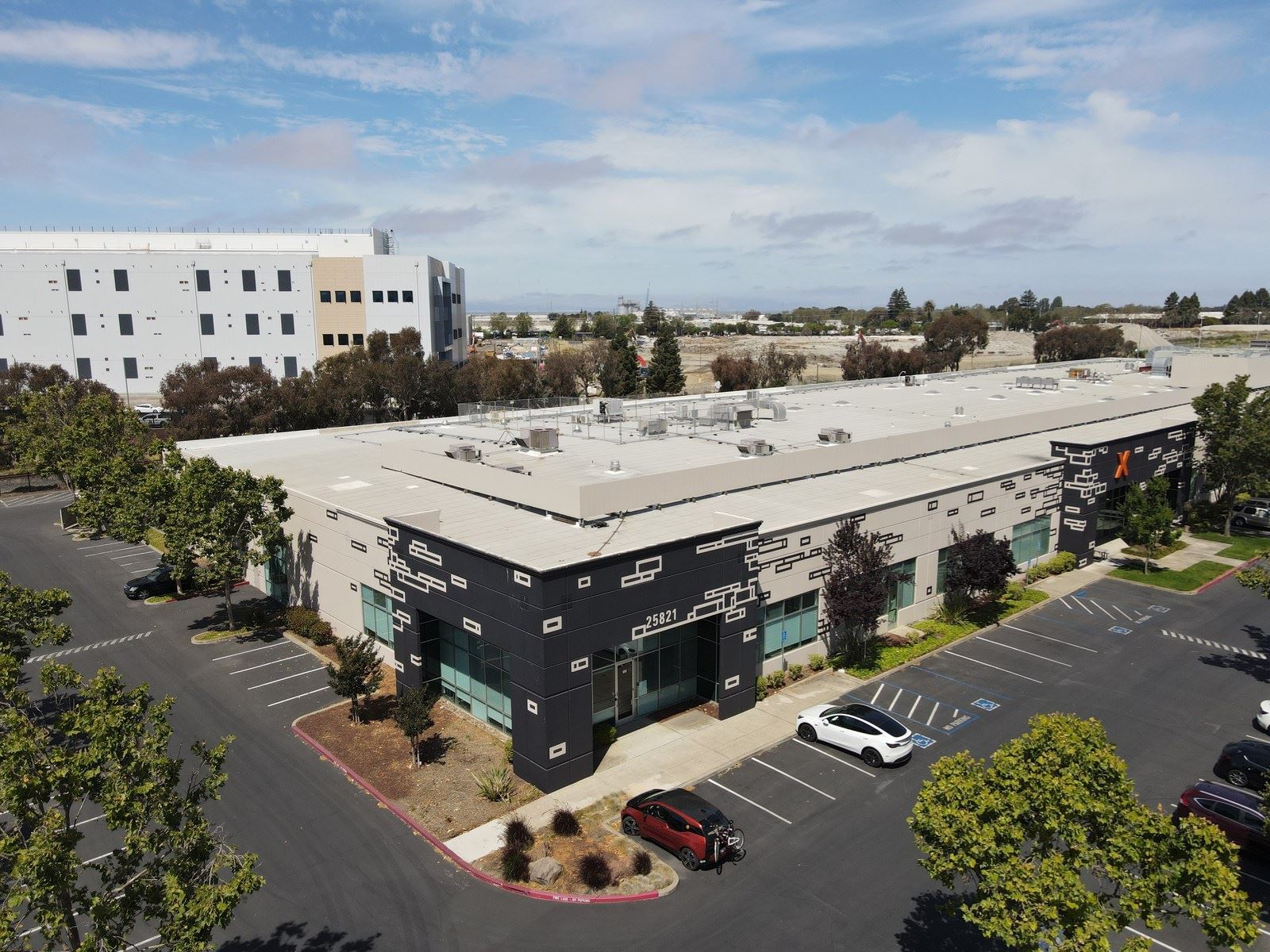 25821 Industrial Blvd, Hayward, CA à louer Photo de l’immeuble– Image 1 sur 7