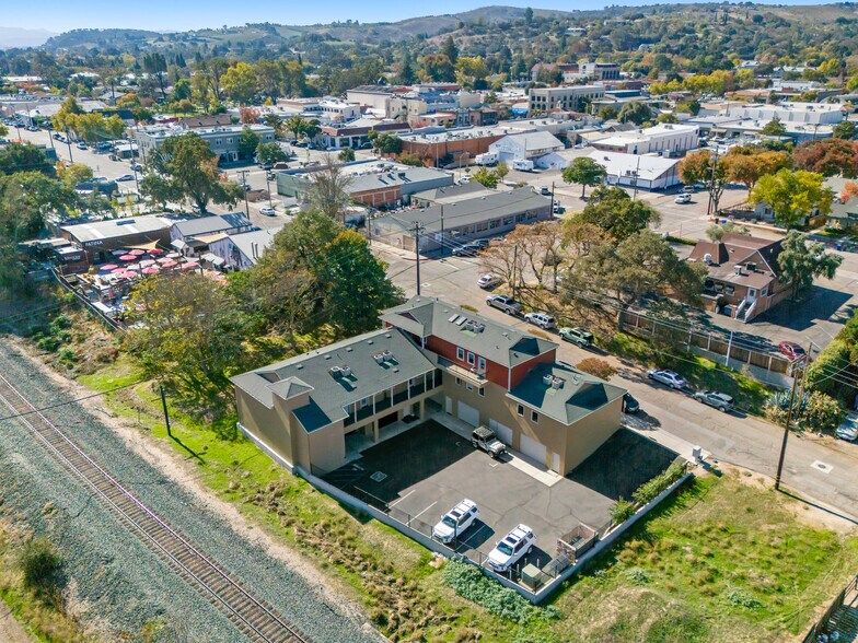 1400 Railroad St, Paso Robles, CA à louer - Photo de l’immeuble – Image 1 sur 28