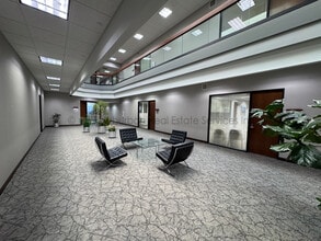 1700 Park St, Naperville, IL à louer Autre– Image 2 sur 6