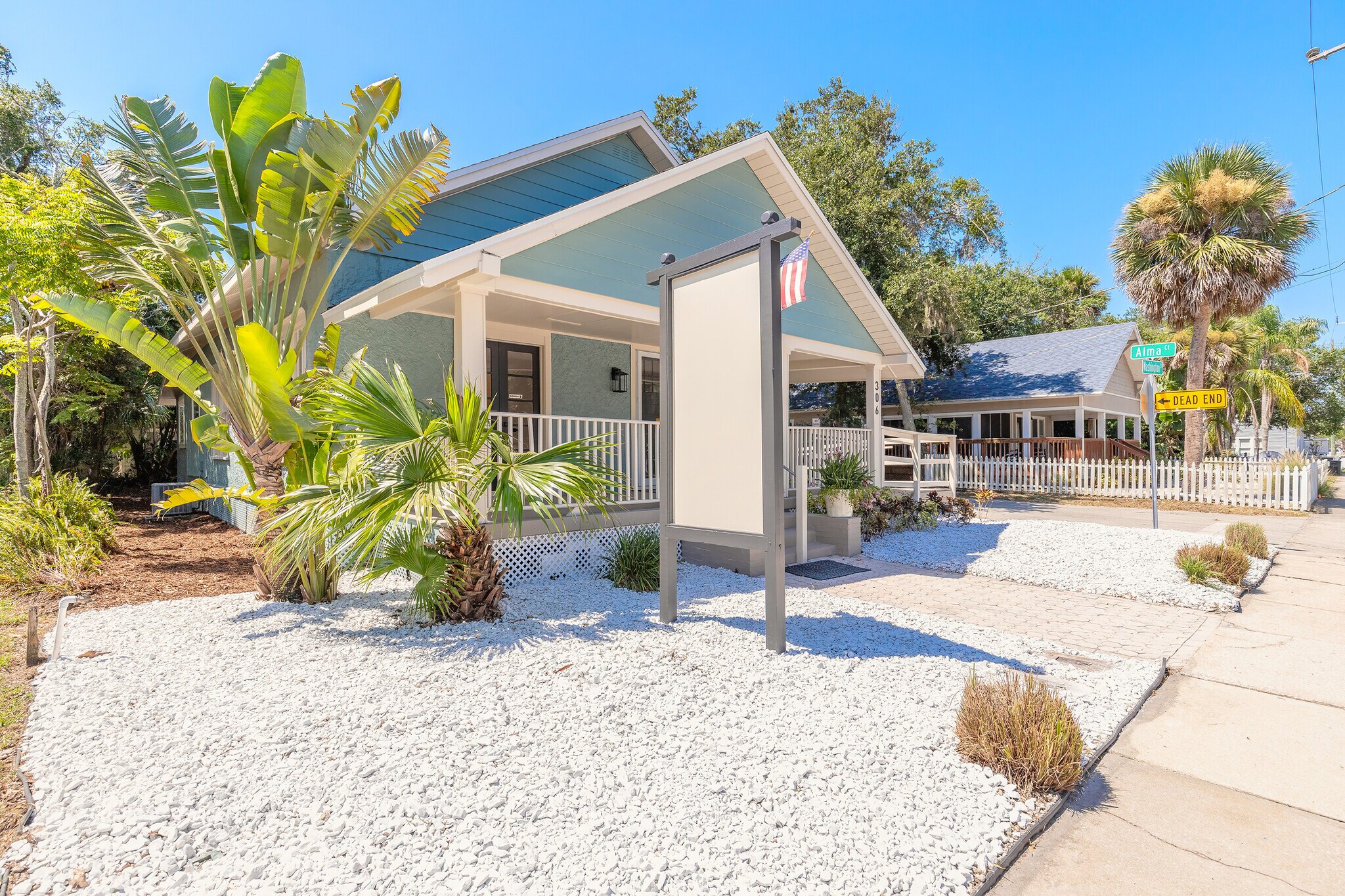 306 Washington St, New Smyrna Beach, FL à vendre Photo de l’immeuble– Image 1 sur 46