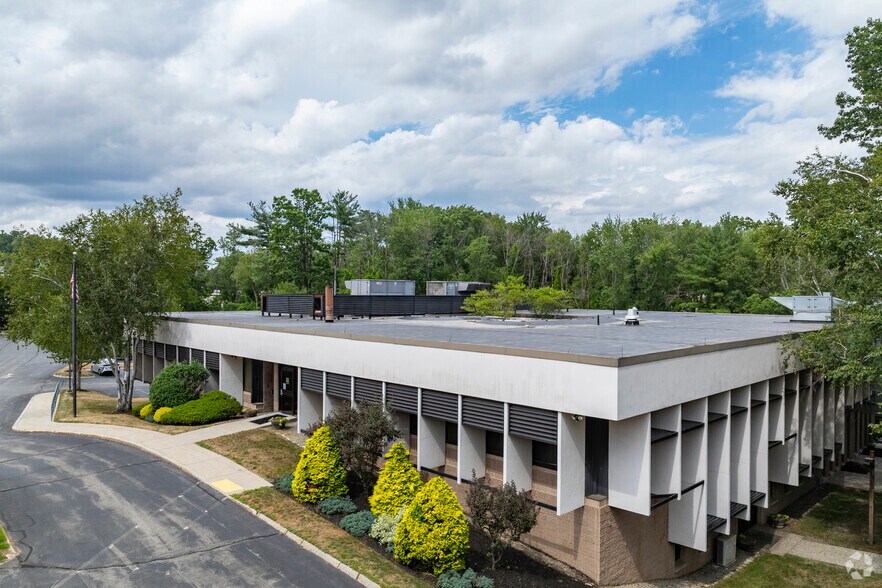 6 Manor Pky, Salem, NH à louer - Photo de l’immeuble – Image 2 sur 5