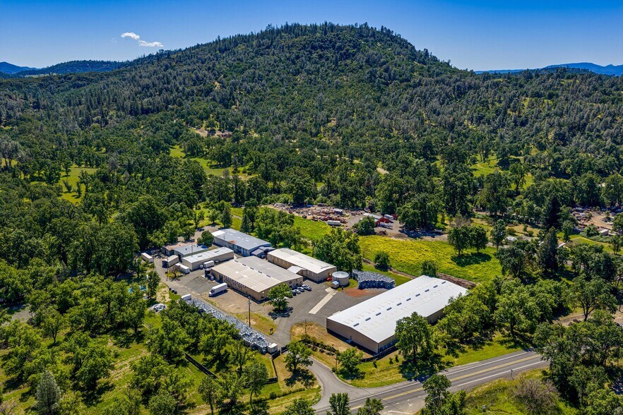 12762 Highway 29, Lower Lake, CA à vendre - Photo de l’immeuble – Image 2 sur 53