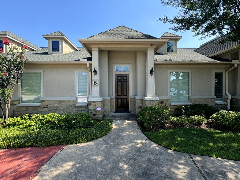 11601 Spring Cypress Rd, Tomball, TX à vendre - Photo de l’immeuble – Image 2 sur 61