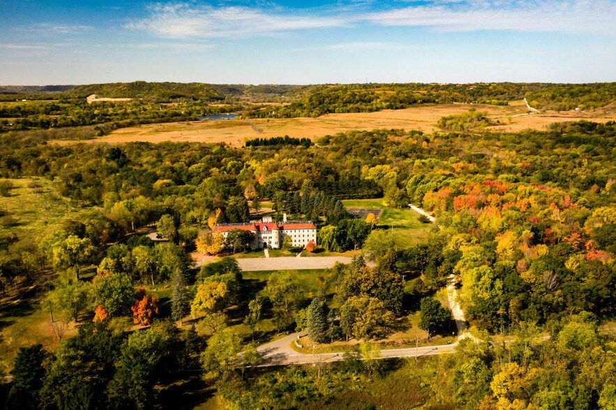 29847 County 2 Blvd, Frontenac, MN à vendre - Photo de l’immeuble – Image 3 sur 30