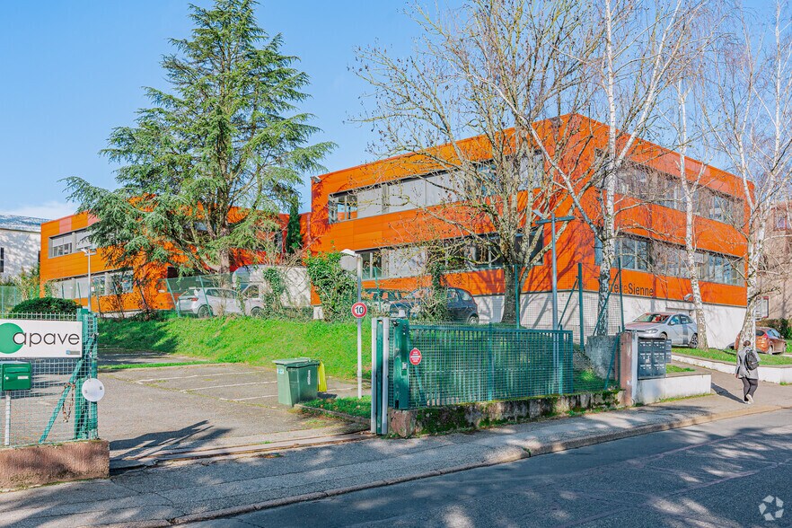Bureau dans Champagne-au-Mont-d'Or à vendre - Photo principale – Image 1 sur 2