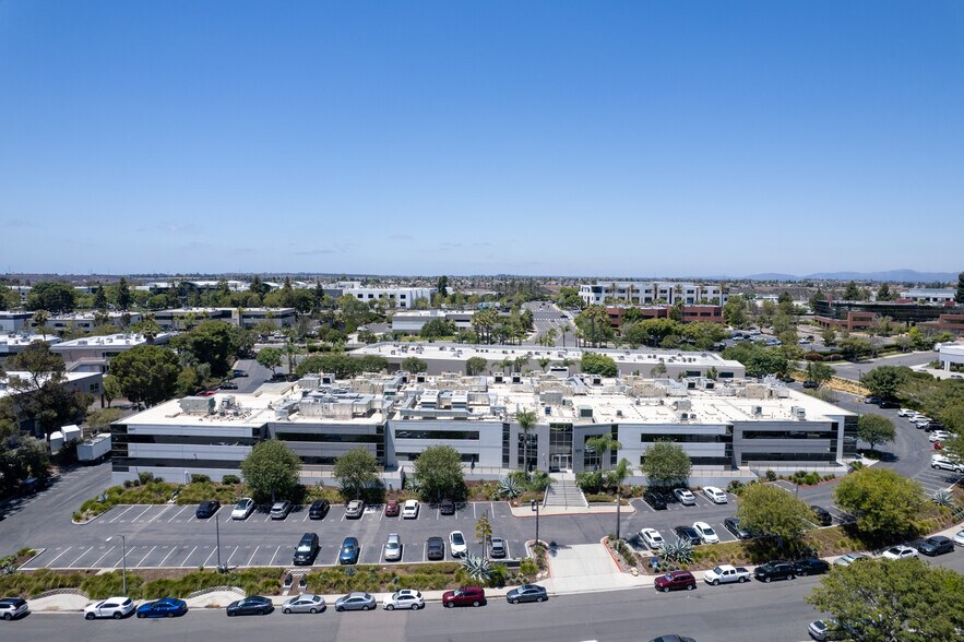 9877 Waples St, San Diego, CA à vendre - Photo de l’immeuble – Image 1 sur 3
