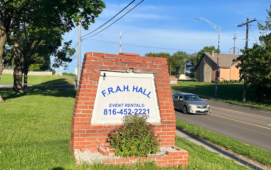 1500 NE Englewood Rd, Kansas City, MO à vendre - Autre – Image 2 sur 12