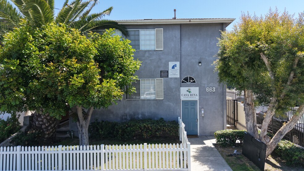 663 W 5th St, San Pedro, CA à vendre - Photo de l’immeuble – Image 2 sur 11