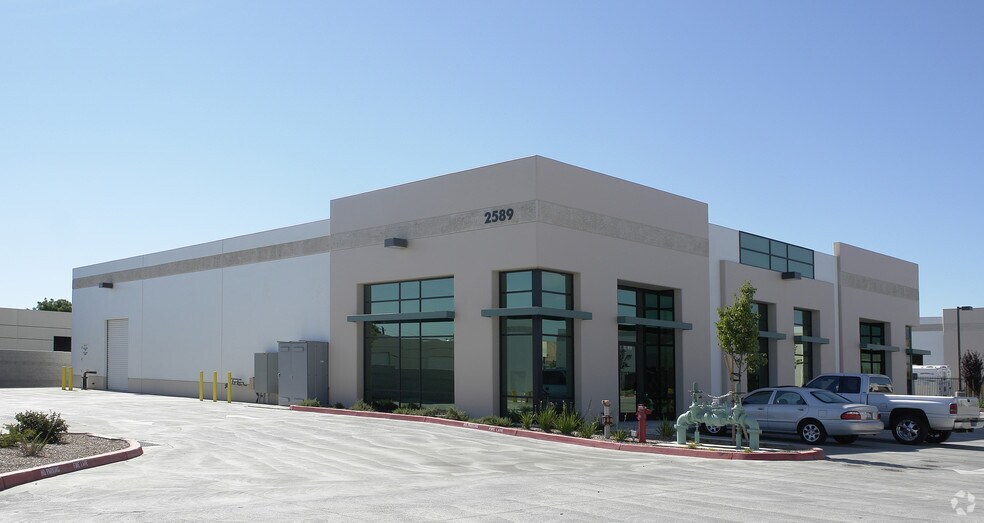 2589 W 10th St, Antioch, CA à vendre - Photo de l’immeuble – Image 2 sur 4
