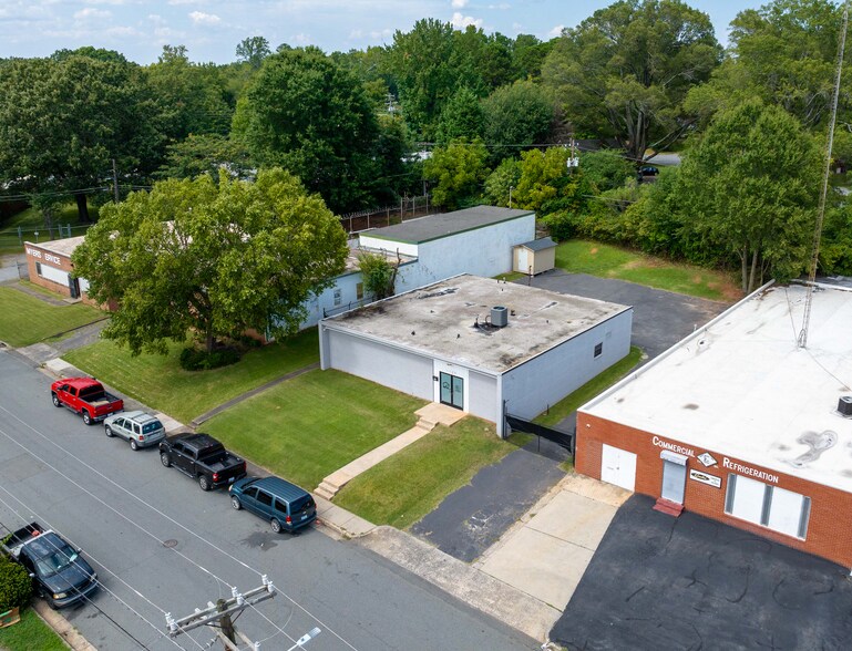 1127 Commercial Ave, Charlotte, NC à vendre - Photo de l’immeuble – Image 2 sur 7