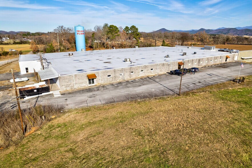 116 Tellico Industry Rd, Tellico Plains, TN à vendre - Photo de l’immeuble – Image 2 sur 7