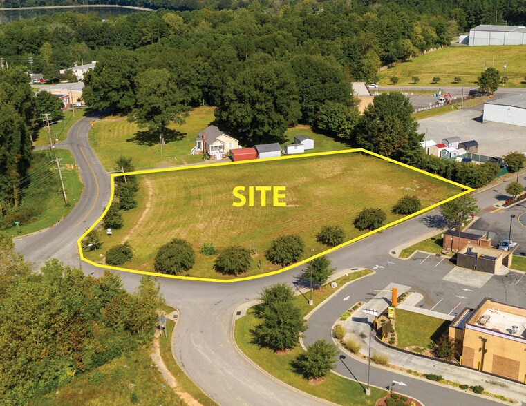 1560 Rankin Lake Rd, Gastonia, NC à vendre - Photo principale – Image 1 sur 9