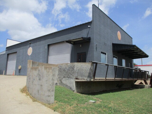 3212 S Main St, Fort Worth, TX à vendre - Photo de l’immeuble – Image 2 sur 11