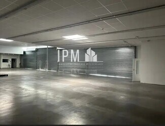 Plus de détails pour Local commercial à louer