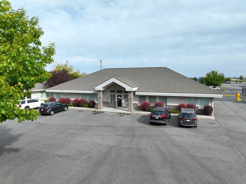 402 N Neel St, Kennewick, WA à vendre - Photo de l’immeuble – Image 1 sur 4
