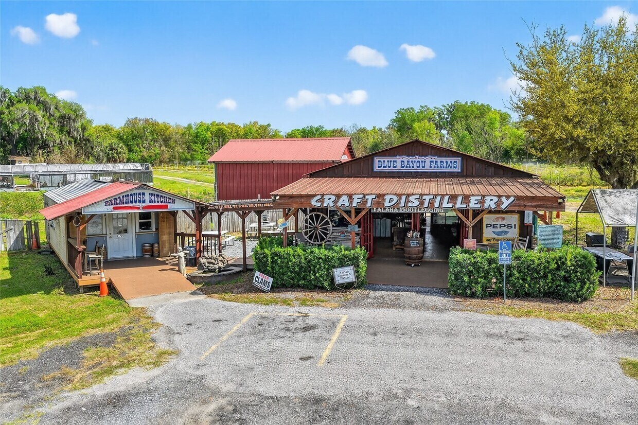 26921 Bloomfield Ave, Yalaha, FL à vendre Photo principale– Image 1 sur 9