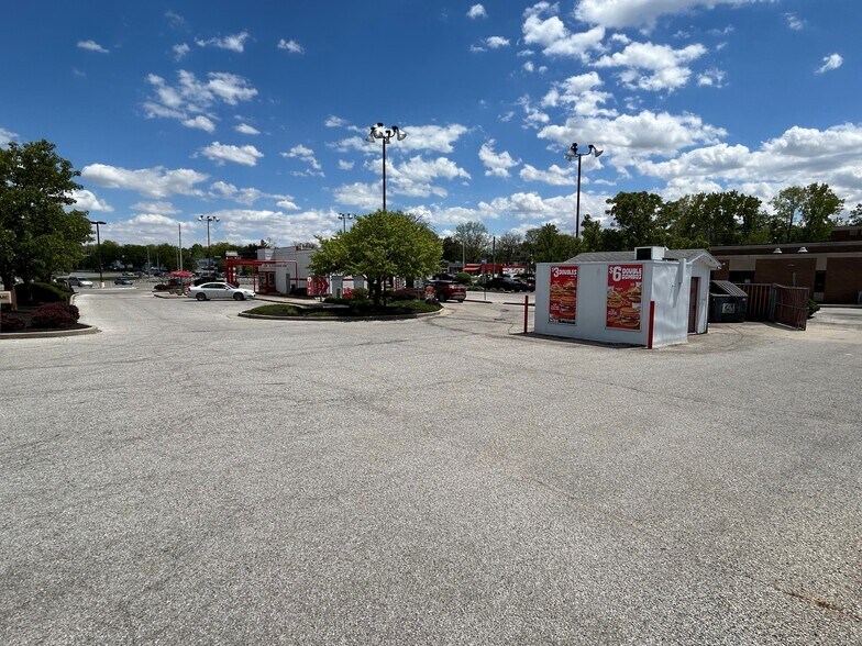 6022 W Jefferson Blvd, Fort Wayne, IN à vendre - Photo de l’immeuble – Image 3 sur 8