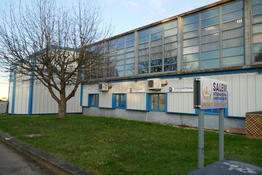 Barrows Rd, Harlow à louer - Photo de l’immeuble – Image 2 sur 9