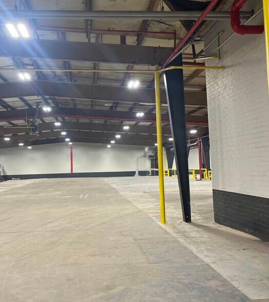 765 S Erwin St, Cartersville, GA à louer - Photo de l’immeuble – Image 3 sur 10