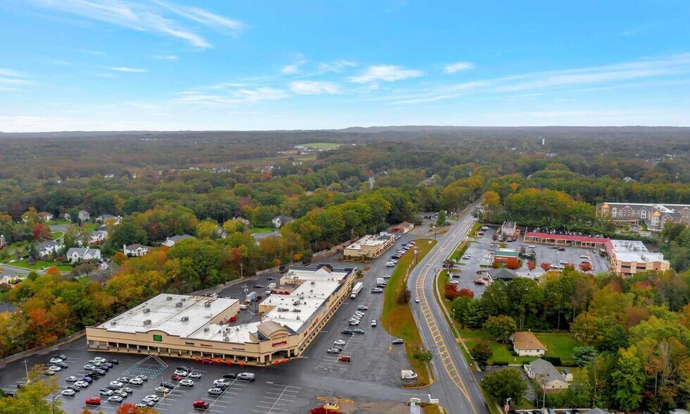 300 Gordons Corner Rd, Englishtown, NJ à louer - Photo de l’immeuble – Image 3 sur 3