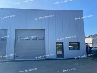 Plus de détails pour Local d'activités à louer