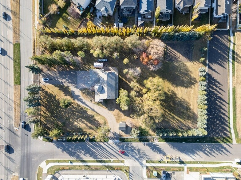 7550 Ellerslie Rd SW, Edmonton, AB à vendre - Aérien – Image 1 sur 6