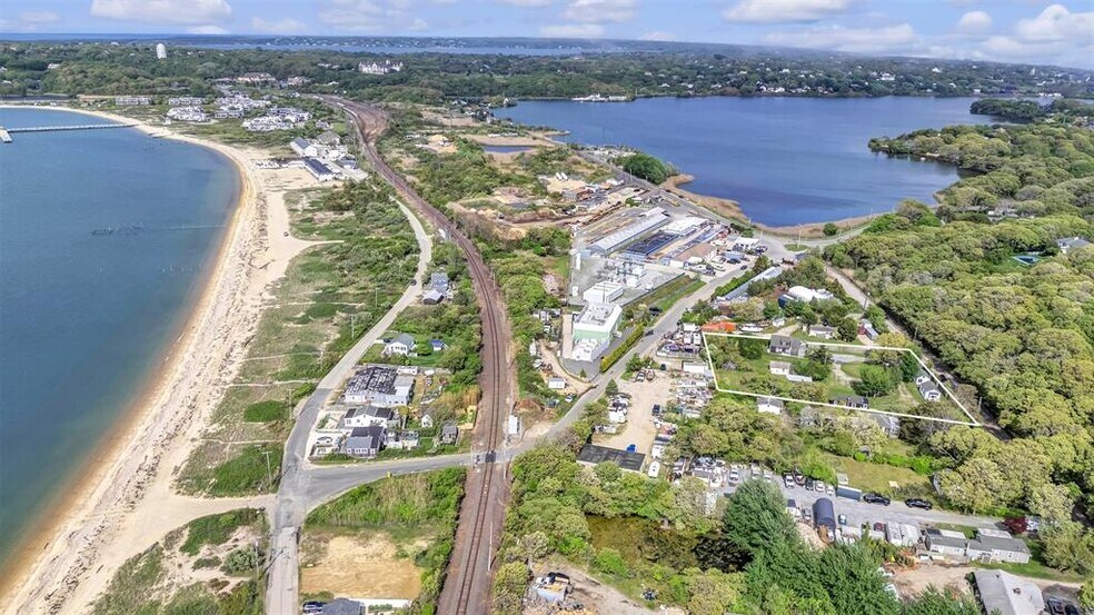 18 N Shore Rd, Montauk, NY à vendre - Photo de l’immeuble – Image 2 sur 36