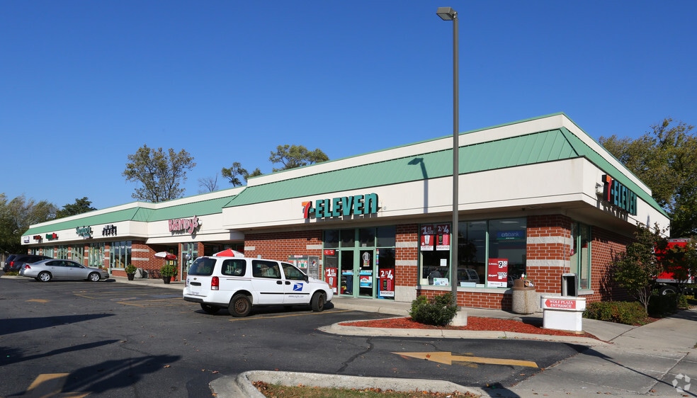 570-586 E Oakton St, Des Plaines, IL à louer - Photo principale – Image 1 sur 6