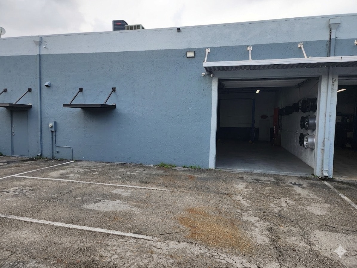 5405-5541 NW 82nd Ave, Miami, FL à louer Photo intérieure– Image 1 sur 4