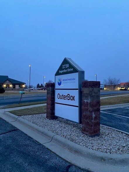 2720 Superior Dr NW, Rochester, MN à louer - Photo de l’immeuble – Image 2 sur 39