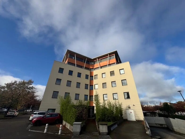 Bureau dans Saint-Étienne à louer - Photo de l’immeuble – Image 1 sur 3
