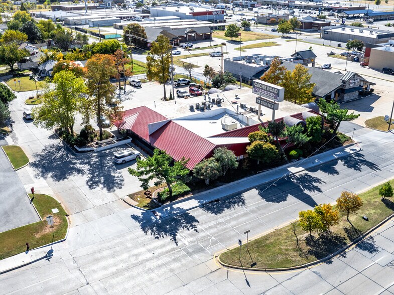 2002 NW Cache Rd, Lawton, OK à vendre - Photo de l’immeuble – Image 1 sur 13