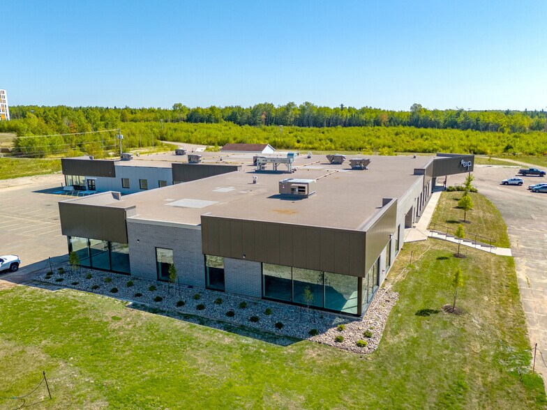 555 Mapleton Rd, Moncton, NB à louer - Photo de l’immeuble – Image 1 sur 15