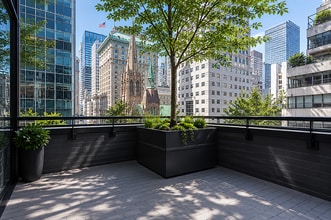 721-725 5th Ave, New York, NY à louer Photo intérieure– Image 1 sur 9