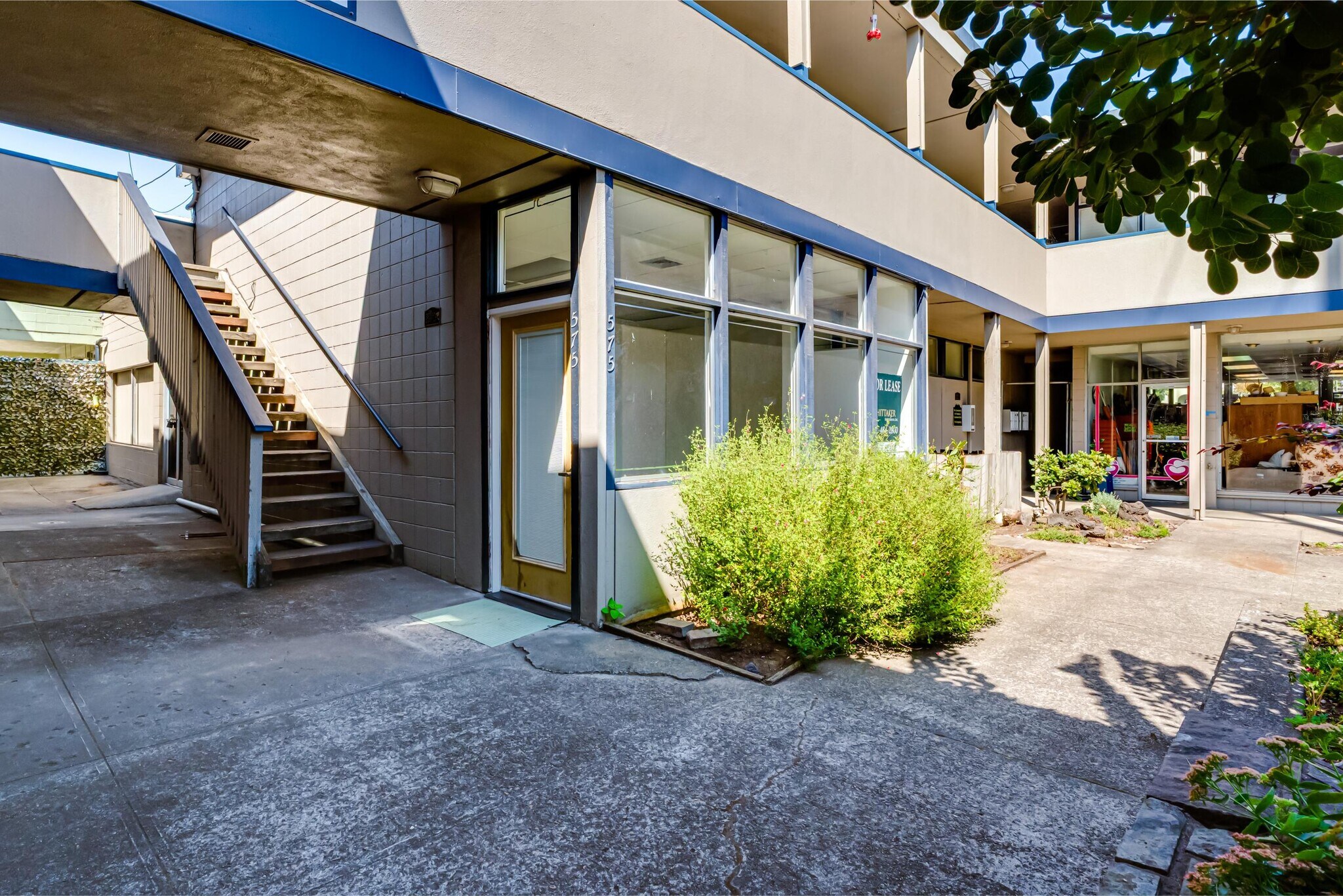545-575 Holly St, Junction City, OR à louer Photo de l’immeuble– Image 1 sur 28