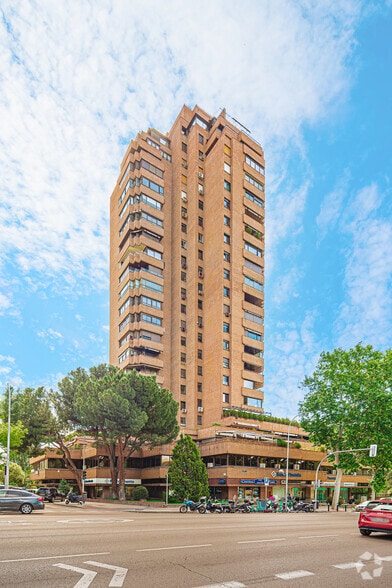 Avenida Menéndez Pelayo, 67, Madrid, Madrid à louer - Photo de l’immeuble – Image 2 sur 6