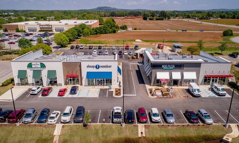 7616 Hwy 72, Madison, AL à louer - Photo de l’immeuble – Image 1 sur 4
