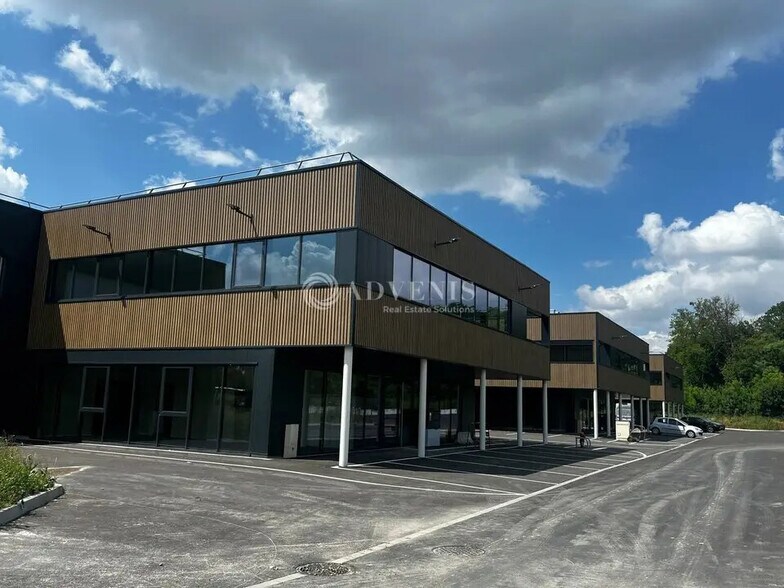 Local d’activités dans Geispolsheim à louer - Photo de l’immeuble – Image 2 sur 10