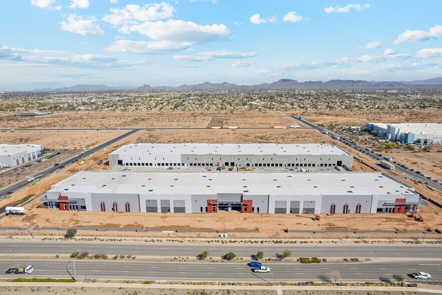9520 E Elliot Rd, Mesa, AZ à louer - Photo de l’immeuble – Image 2 sur 17