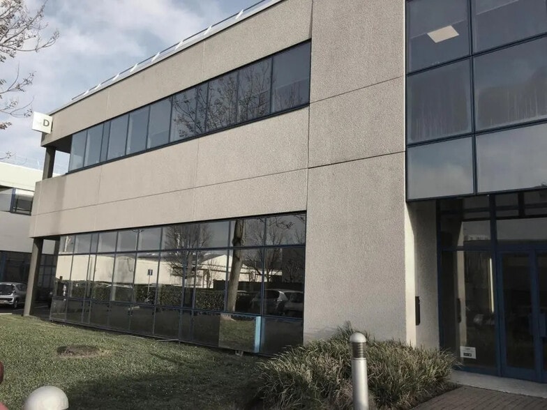 Industriel/Logistique dans Gennevilliers à louer - Photo de l’immeuble – Image 2 sur 23