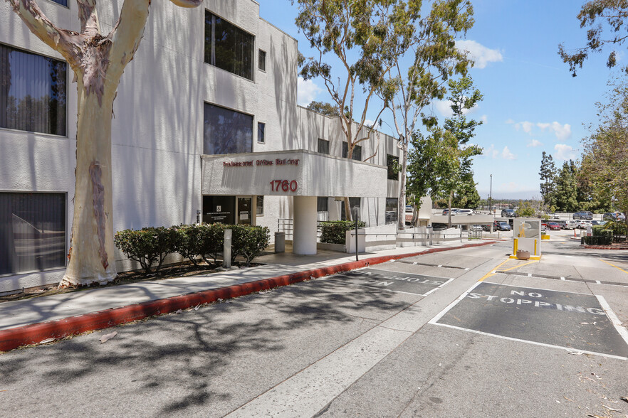 1760 Termino Ave, Long Beach, CA à louer - Photo de l’immeuble – Image 2 sur 36