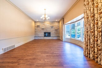 12 N Pistakee Lake Rd, Fox Lake, IL à louer Photo intérieure– Image 2 sur 14